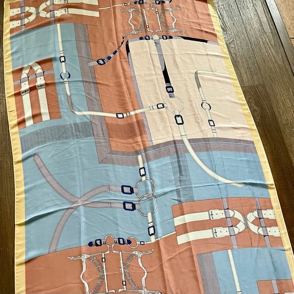 Elegant Multicolor Scarf with Belt Design 36/70 inch - Picture 8 of 11